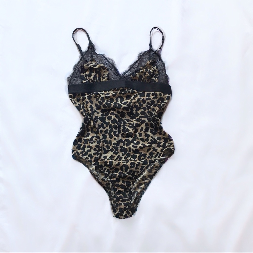 love stories ⋆ leopard bodysuit